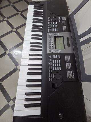 Teclado Electrónico EK T750 + accesorios