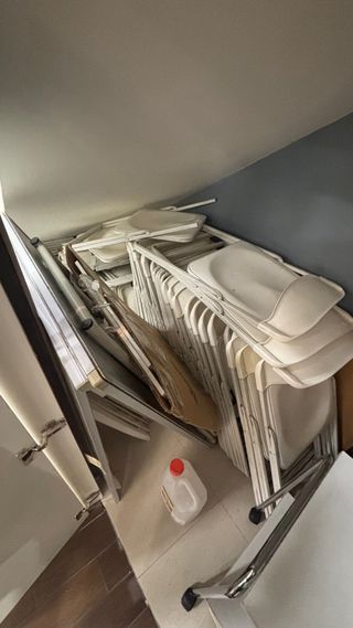 Recogida hoy -Sillas plegables de metal y plástico