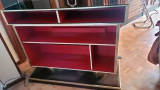 Barra de bar con taburetes vintage