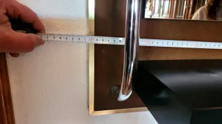 Barra de bar con taburetes vintage