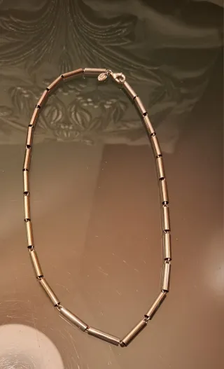 Gargantilla de plata.