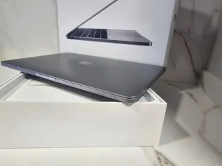 MacBook Pro 2017 Plata/Gris Espacial