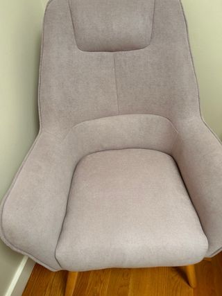 Sillón Kave Home tela y madera