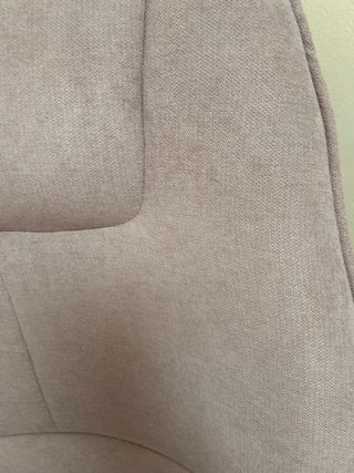 Sillón Kave Home tela y madera