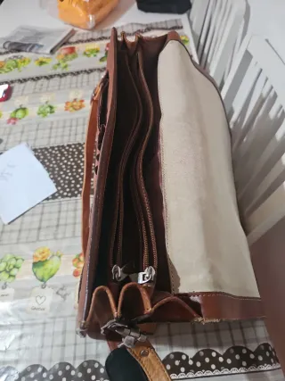 Maletín piel marrón con llave