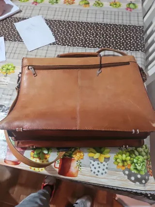 Maletín piel marrón con llave