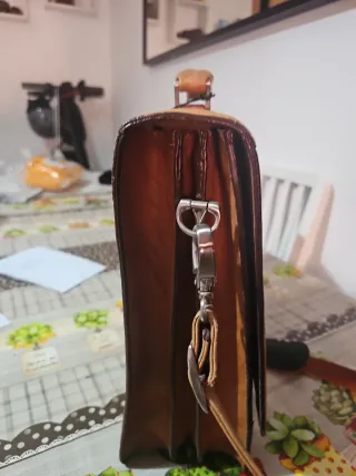 Maletín piel marrón con llave