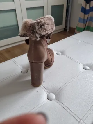 Botines tacón ante piel vuelta