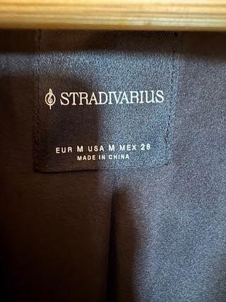 Abrigo pelo sintético Stradivarius marrón