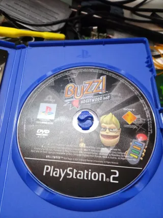 Pack PS2: Buzz! Hollywood + Mando