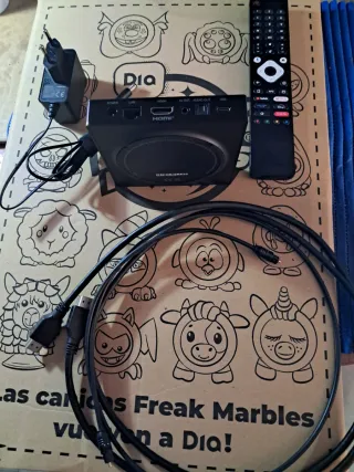 TV Box Nokia 8000 con Mando y Cables