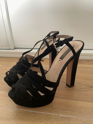 Sandalias tacón Zara negras