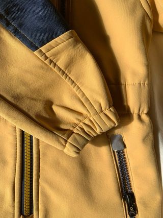 Traje de lluvia y botas de agua niño