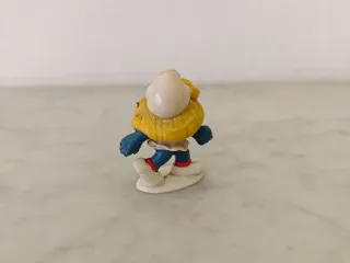 Figura Pitufina tenista