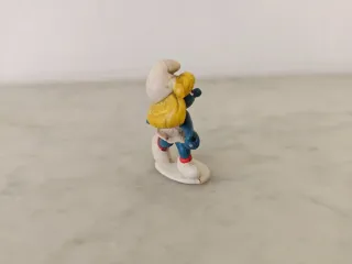 Figura Pitufina tenista