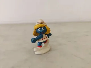 Figura Pitufina tenista