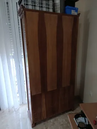 Librería de madera maciza