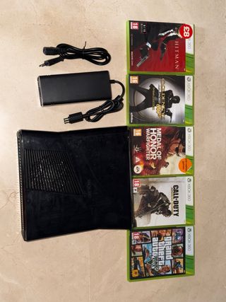 Xbox 360 Negra + 5 Juegos