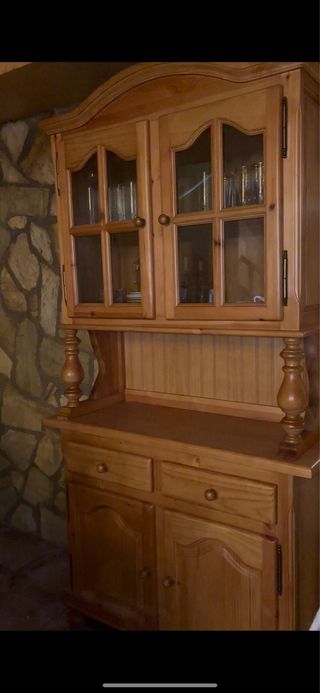 Mueble vitrina de madera