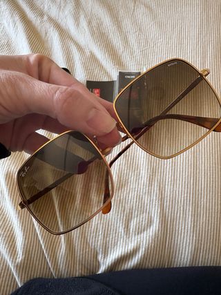 Gafas de Sol Ray-Ban Cuadradas Marrones y Doradas