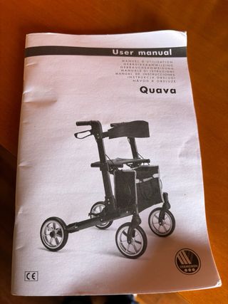 Andador con asiento y ruedas