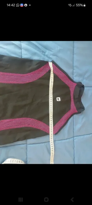 Top fitness nero e fucsia