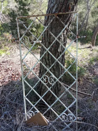 Reja de forja blanca para ventana 785x1600