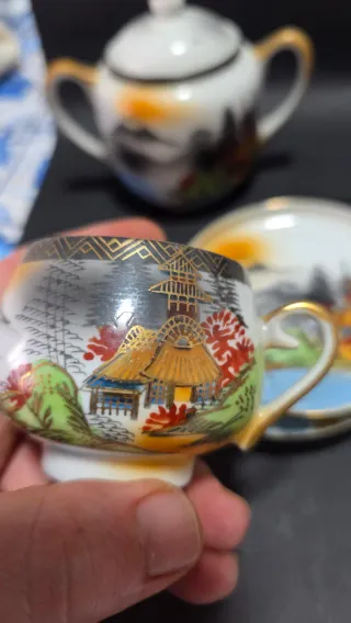 Antiche tazze da caffè giapponese dipinte a mano