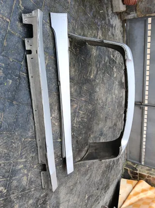 Paragolpes trasero  plateado Taloneras bmw500o520