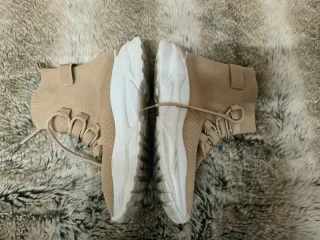Zapatillas deportivas calcetín beige