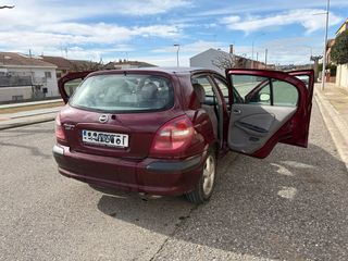 Nissan Almera 2003