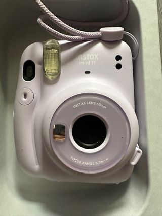 Cámara Instax Mini 11 Lila Fujifilm 04H8DC