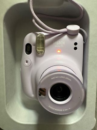 Cámara Instax Mini 11 Lila Fujifilm 04H8DC