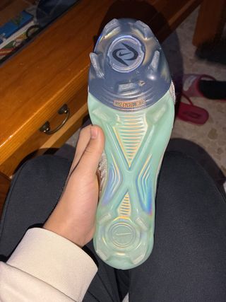 Botas de fútbol Nike Talla 42