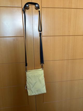 Bolsito Parfois Amarillo