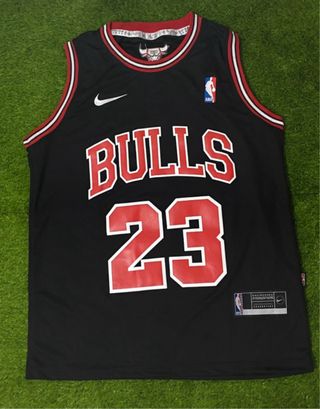 Camiseta Nike Jordan Bulls 23 Negra