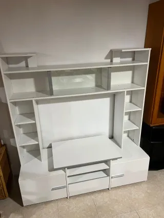 Mueble de salón blanco
