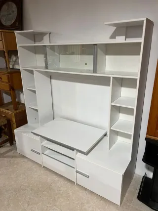 Mueble de salón blanco