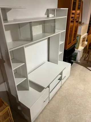 Mueble de salón blanco