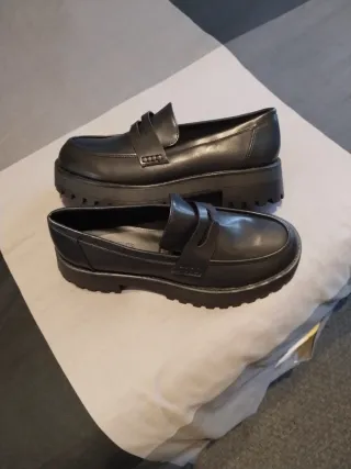 Zapatos Stradivarius negros talla 39