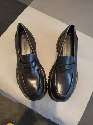 Zapatos Stradivarius negros talla 39