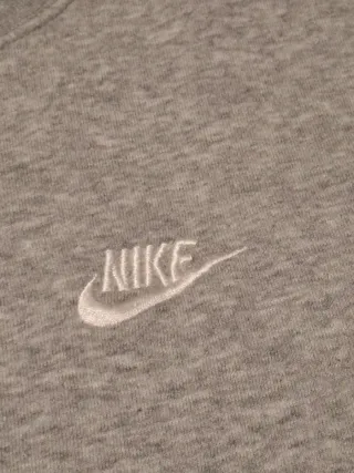 Sudadera Nike gris básica logo vintage