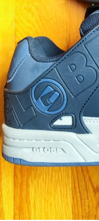 Zapatillas Globe Azul Marino y Gris