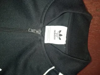 Sudadera Adidas Negra con Rayas Blancas