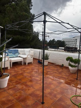 Carpa Desmontable Plateada/Blanca 2x2