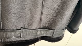 Chaqueta negra de aviador con forro