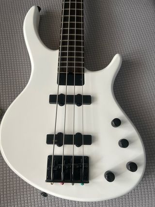 Bajo Eléctrico Blanco