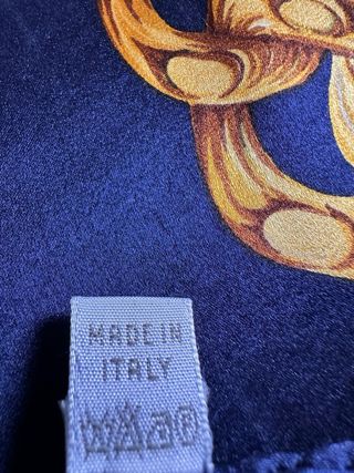 Foulard Chanel in seta blu e oro