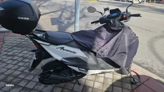 Suzuki Scooter Blanca