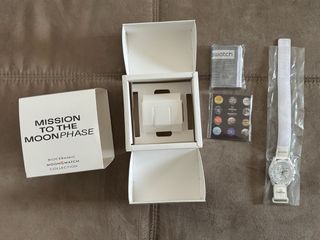 Omega x Swatch MoonSwatch Bianco Snoopy